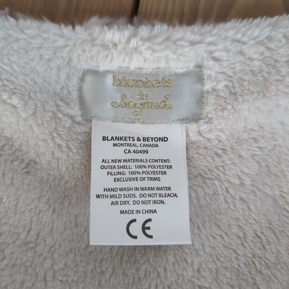 BLANKETS & BEYOND  Light Grey Plush Rosette Lovey Bear Security Blanket - Picture 8 of 8